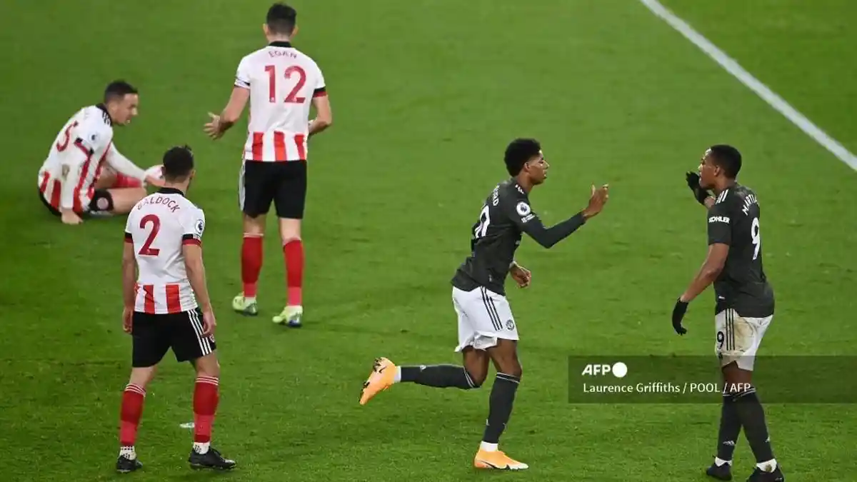 HASIL Sheffield vs Manchester United Babak Pertama 1-2, Blunder Henderson, Umpan Manja Paul Pogba