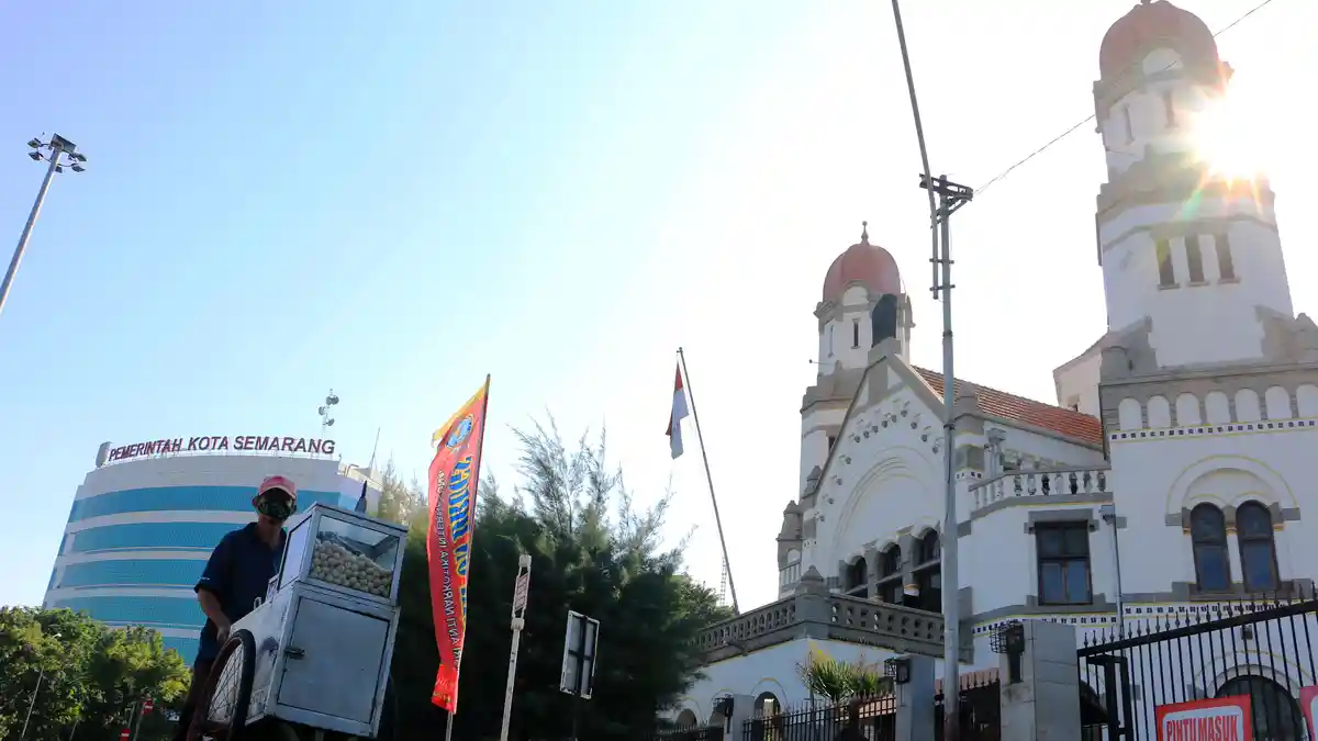 Prakiraan Cuaca Semarang, 8 Juli 2025: Hujan Ringan Melanda Jelang Siang