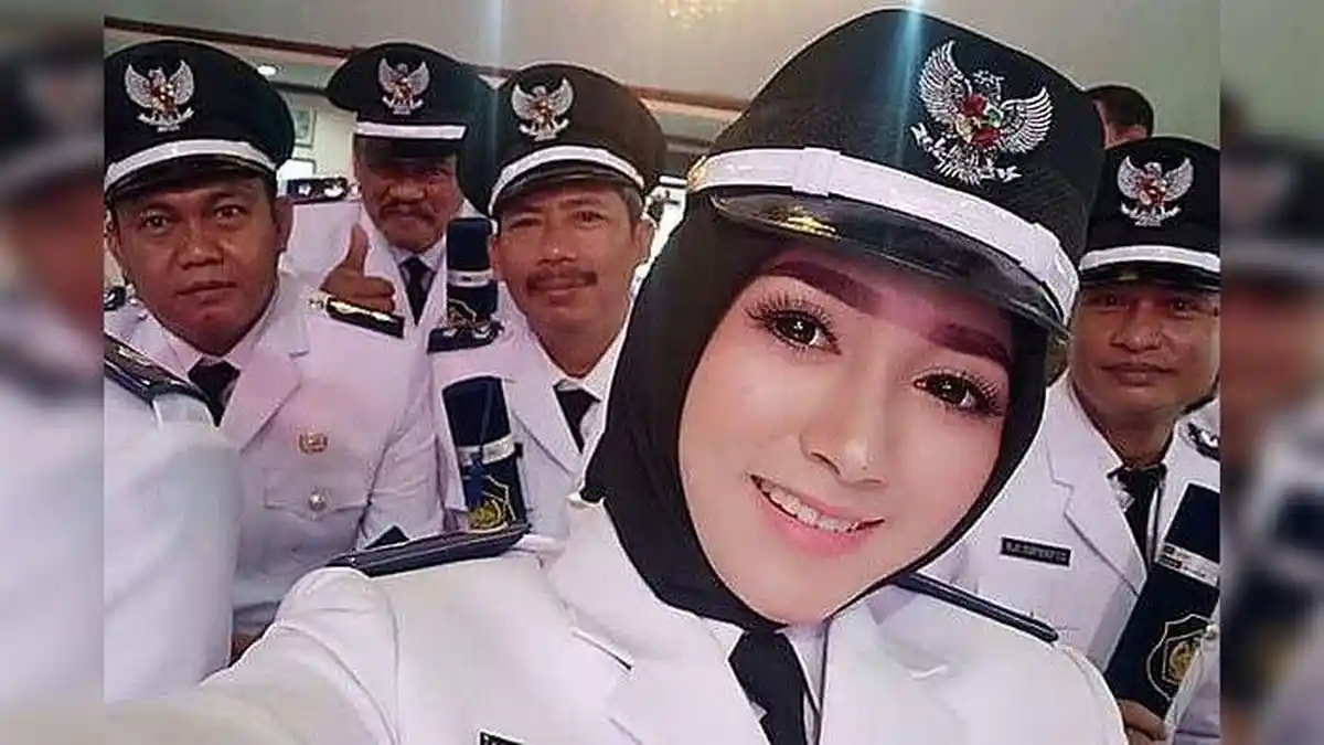 Ini Sosok Biduan Dangdut Cantik yang Kini Terpilih Jadi Kepala Desa