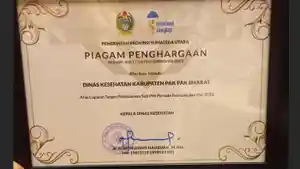 Dinkes-Pakpak-Raih-Piagam-Penghargaan-Terbaik-Pertama.jpg