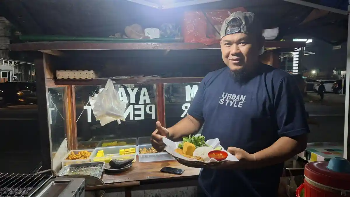 Kisah Pemuda di Serang Banten: Ogah Kerja di Pabrik, Pilih Jualan Ayam Bakar, Segini Omzetnya