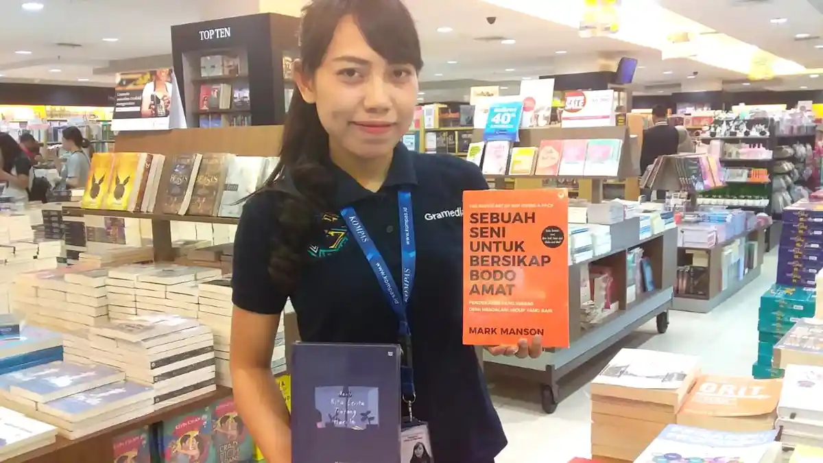 Ini Daftar 10 Judul Buku Terlaris di Gramedia Mal Ratu Indah Makassar
