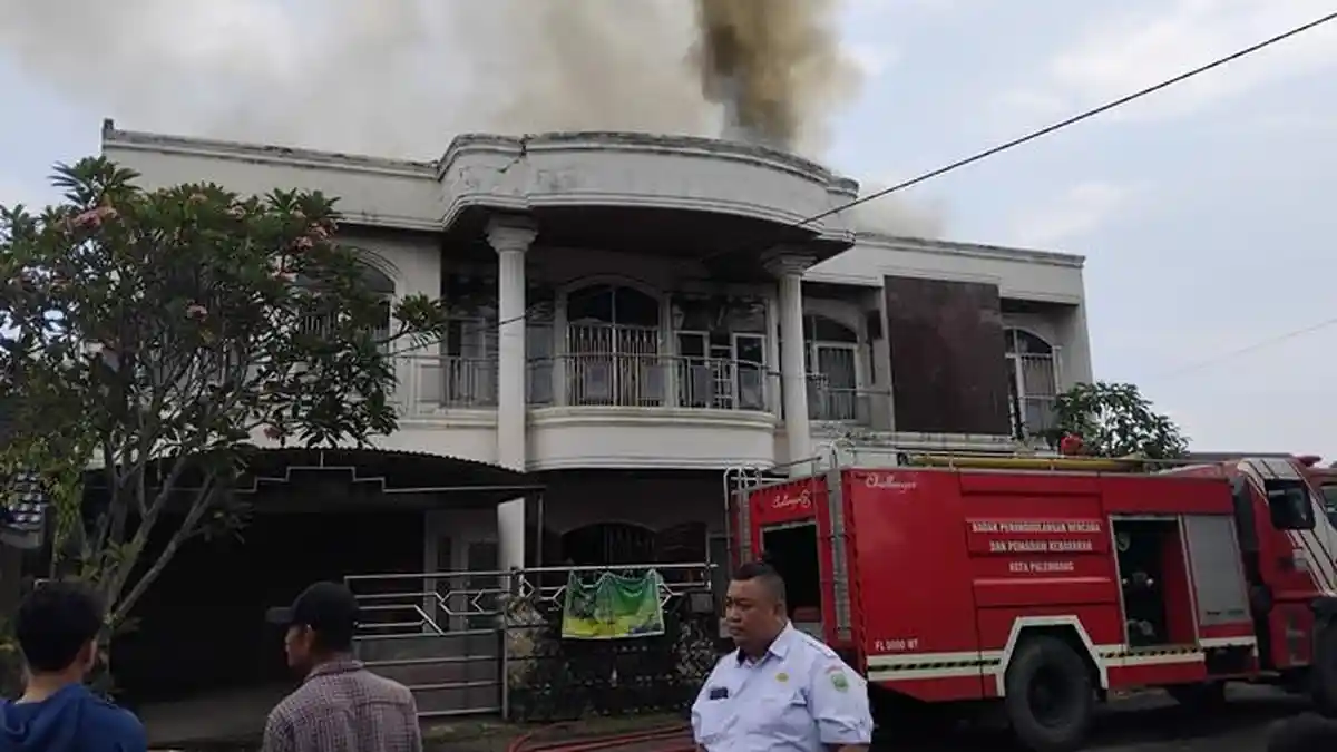 Polisi Selidiki Kebakaran Gudang Mebel di Jalan Hoki Lorok Pakjo Ilir Barat I Palembang