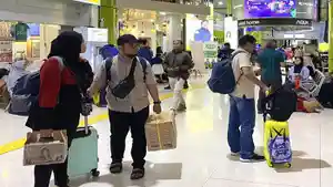 Arus-balik-Stasiun-Senen.jpg