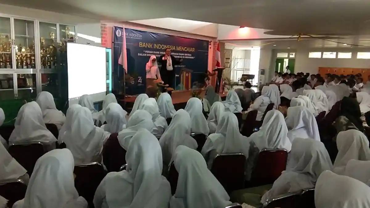 Bank Indonesia Ajarkan Perbankan di Siswa SMA Islam Athirah Makassar