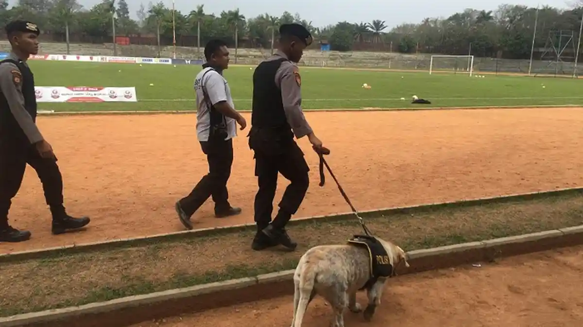 Antisipasi Teror, Pemain Persiraja Dikawal Polisi Saat Menuju Stadion Cilegon