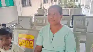 Veronika-Bil-salah-satu-orang-tua-siswa-yang-keracunan-MBG.jpg