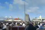 Umat Muslim di Labuan Bajo Panjatkan Doa Bersama Saat Sholat Ied