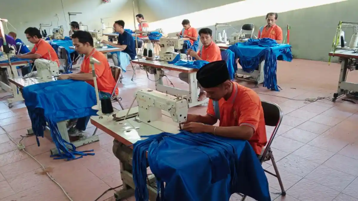 Warga Binaan Lapas Tulungagung Ketiban Berkah MBG, Mendapat Pesanan Celemek Koki