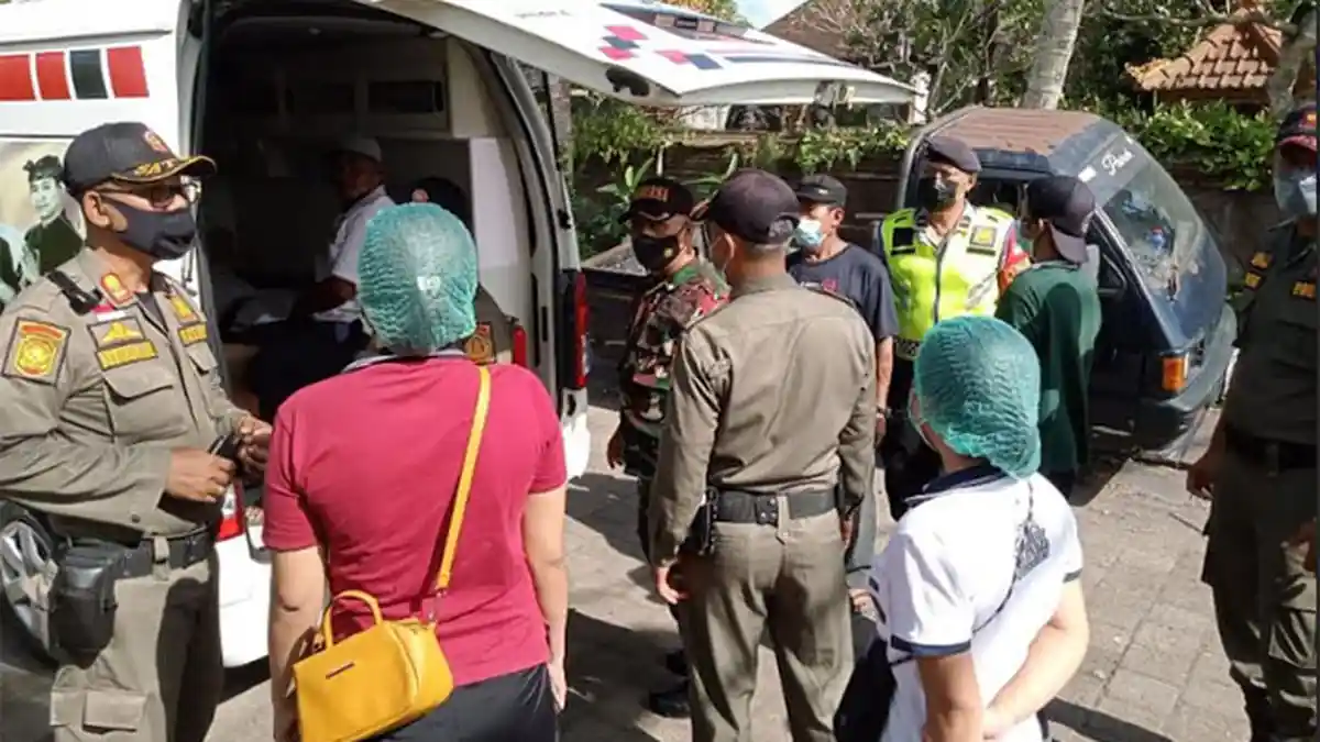 Sempat Mengamuk, ODGJ Tanpa Busana Berhasil Diamankan di Abiansemal Badung