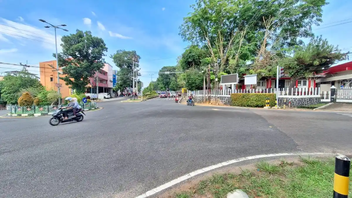Kecelakaan di Jalan Basuki Rahmat Tanjungpinang Viral di Medsos, Emak-emak Terkapar di Aspal