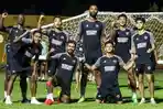 FOTO-Pemain-PSM-Makassar-di-sela-latihan-di-Stadion-Gelora-BJ-Habibie-Parepare.jpg