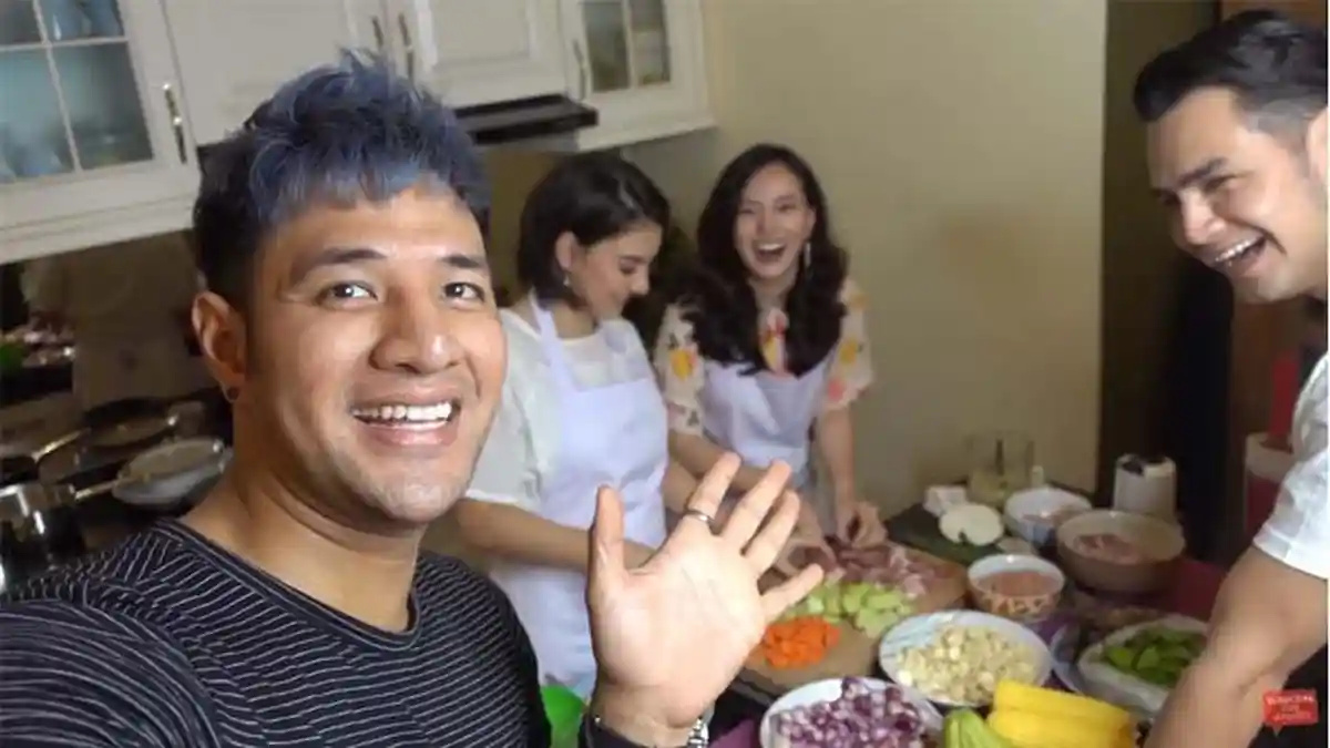 Reaksi Asmirandah Saat Jonas Rivanno Salah Tebak Masakan sang Istri
