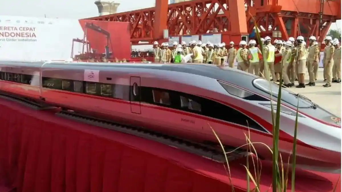 Learning About Fast Trains, the Ministry of Transportation Sends Team to China