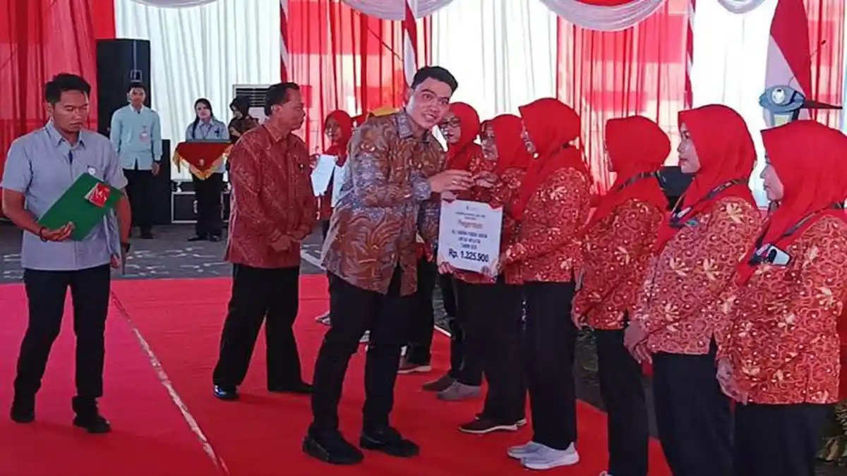 Cahyo Apresiasi BLT Untuk 2.592 Buruh Pabrik Rokok di Surabaya, Ringankan Beban Tahun Ajaran Baru