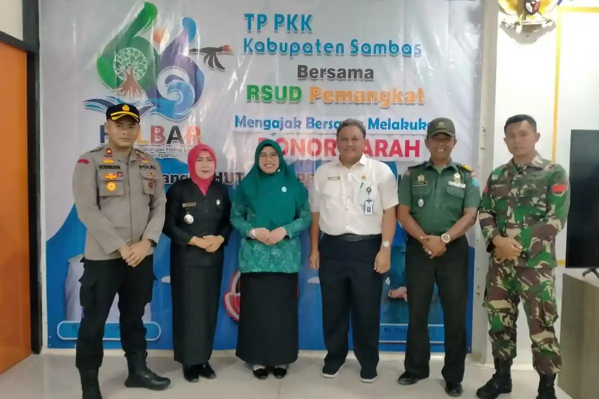 Ikut Donor Darah HUT ke-66 Pemprov Kalbar, Danramil Pemangkat Ajak Babinsa Donor 3 Bulan Sekali