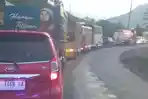 Kendaraan-yang-terjebak-macet-mengular-di-Jalan-Jamin-Ginting-Medan-Berastagi.jpg