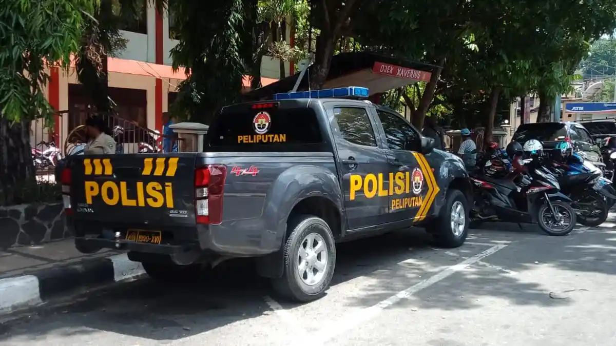 Salah Parkir Mobil Polisi di Ambon Digembok Petugas Dishub Ini Faktanya - mobil_polda_ambon_digembok_salahparkir.jpg