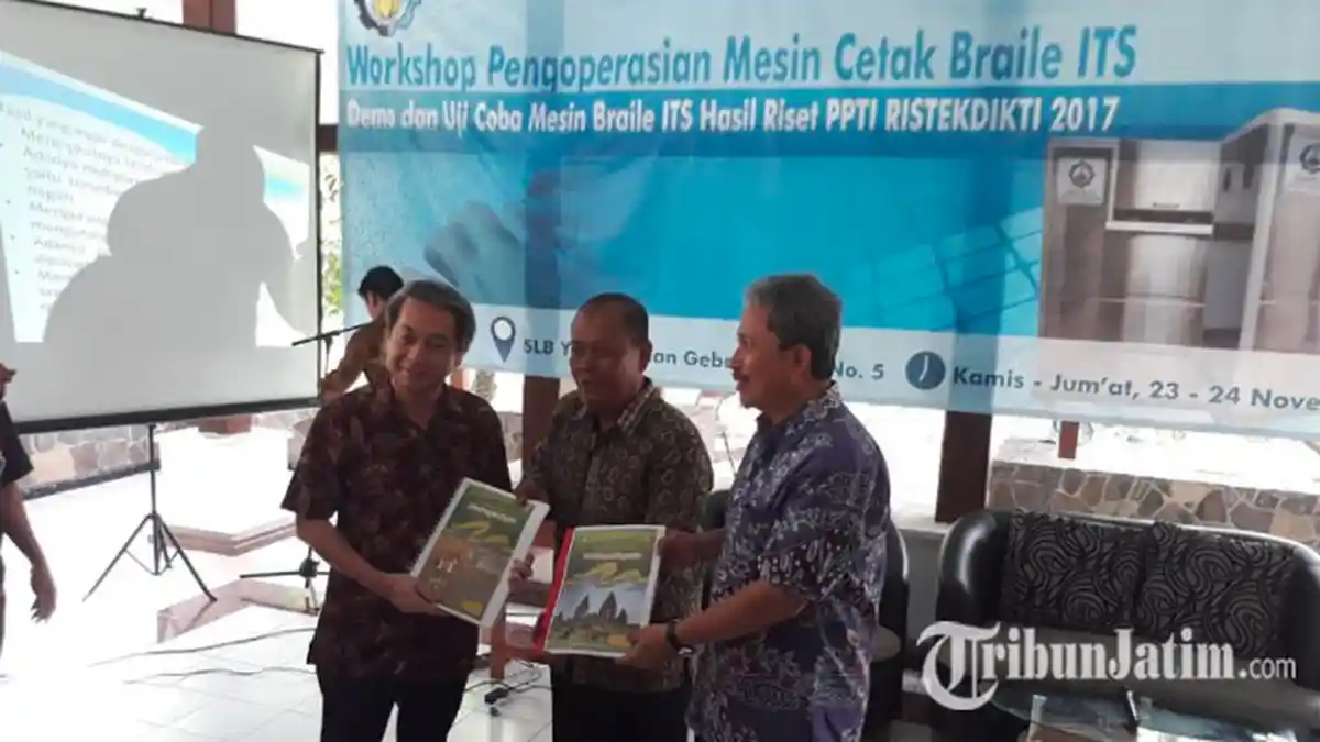 YPAB Dapat Pelatihan Pengunaan Printer Huruf Braille dari ITS Surabaya