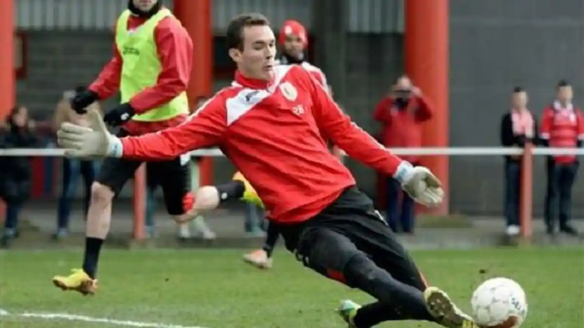 Kiper Muda Ini Diperebutkan Leicester City dan Liverpool