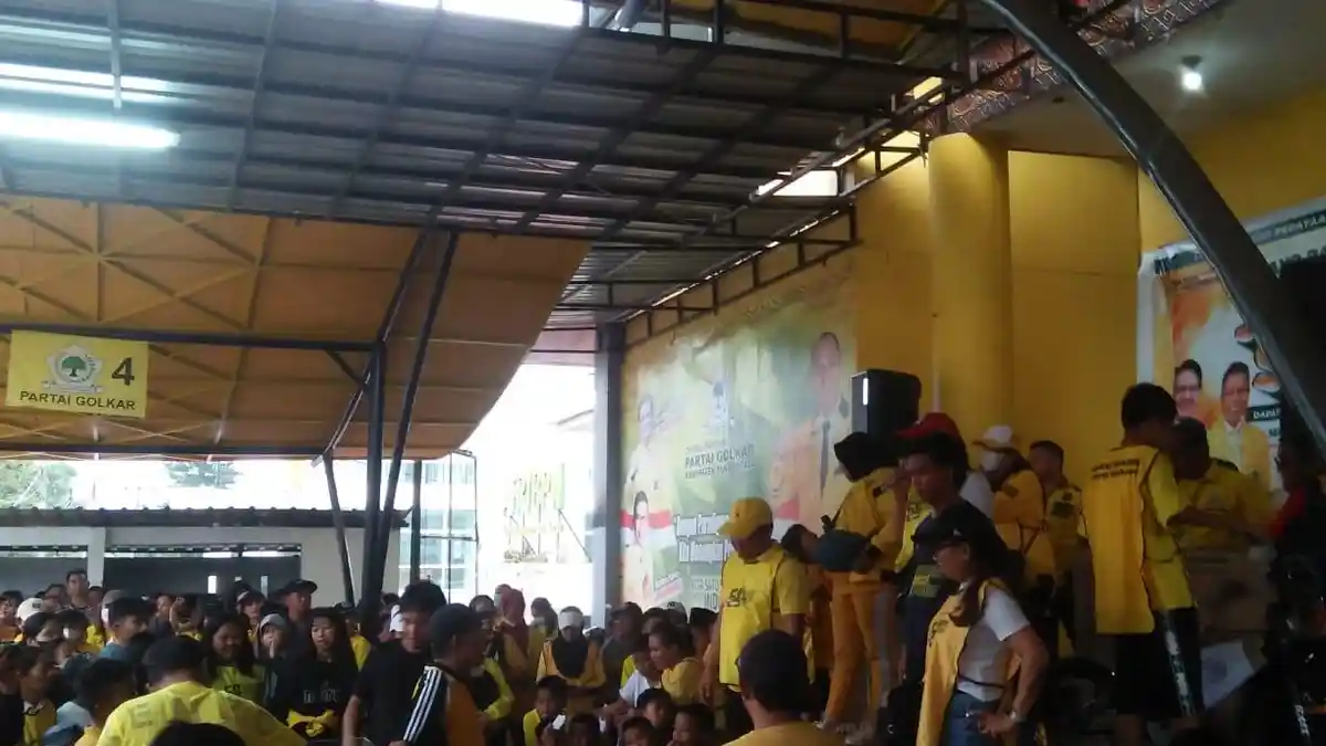 Golkar Tana Toraja Gelar Jalan Santai, Makale Menguning