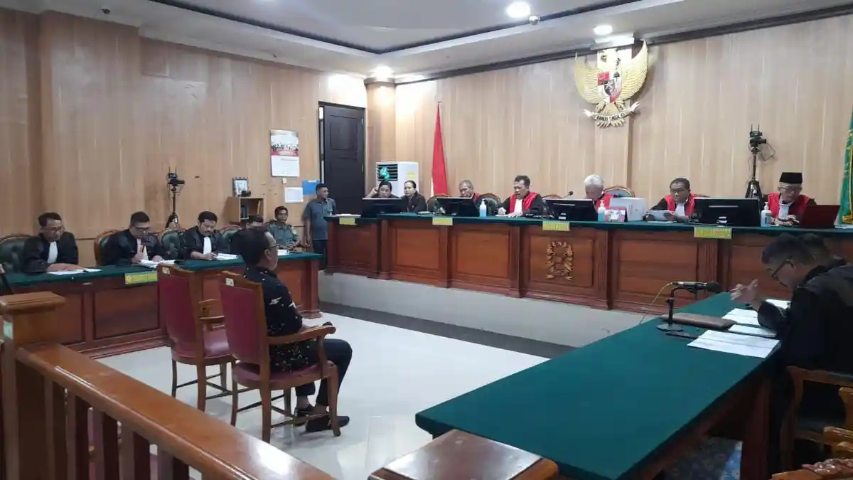 BREAKING NEWS: 4 Tersangka Kasus Korupsi Abdul Ghani Kasuba Cs Jalani Sidang Perdana di PN Ternate
