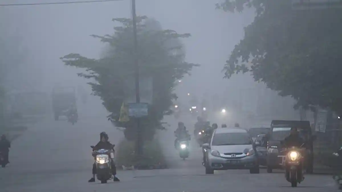 FOTO: Kabut Tebal Selimuti Pekanbaru Pagi Ini - FOTO_Kabut_Tebal_Selimuti_Pekanbaru_Pagi_Ini_1.jpg