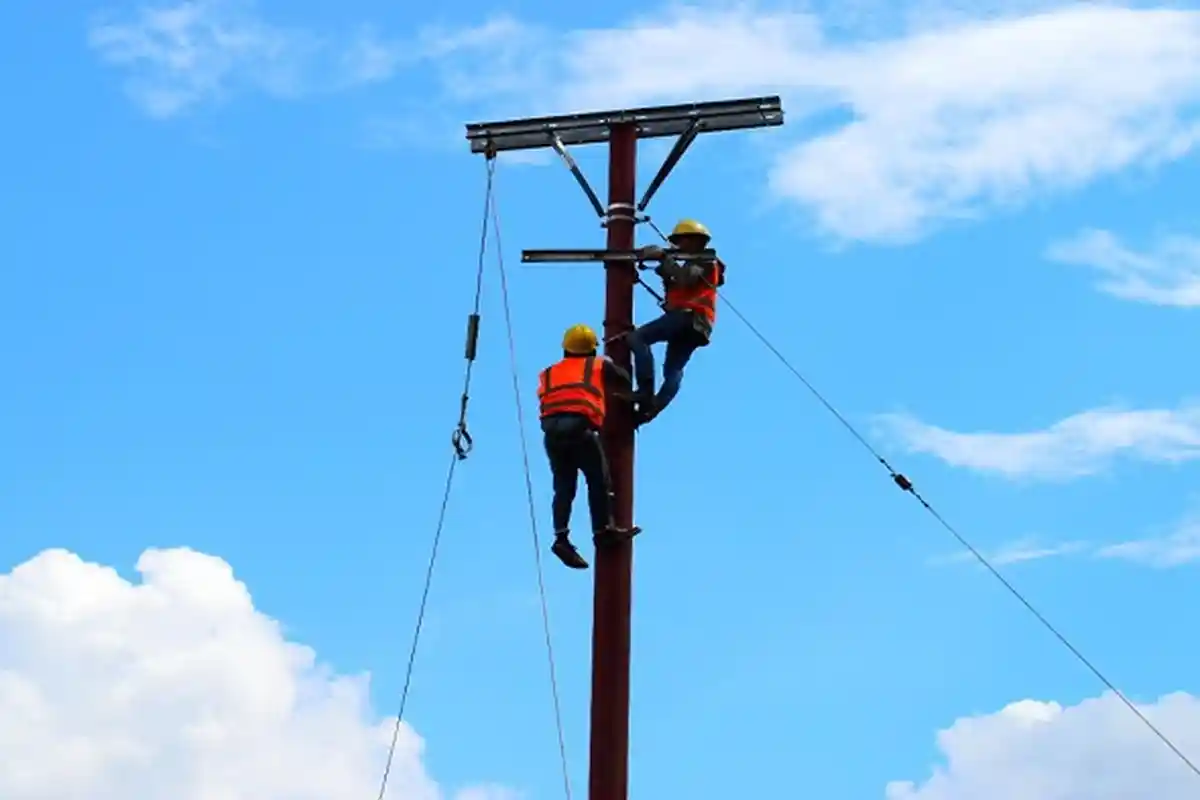 Ribuan Warga di Simpang Dua & Jelai Hulu Nikmati Listrik 24 Jam