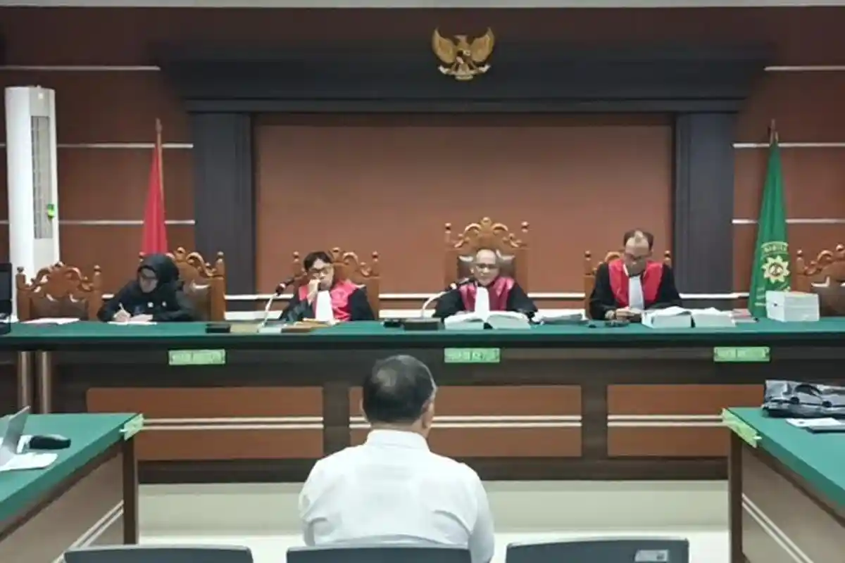 Kesaksian Hein Arina di Sidang Kasus Dana Hibah GMIM, Hakim Tanya Soal Speaker Ponsel