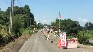 jalan-longsor-muara-beliti.jpg