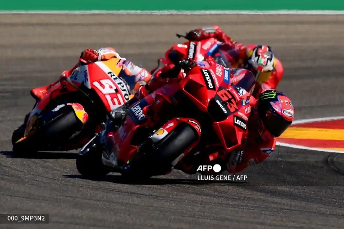 FRANCESCO Bagnaia Vs Marc Marquez Bersaing Hebat Rebutkan Juara MotoGP Aragon 2021, Ducati Jawara!