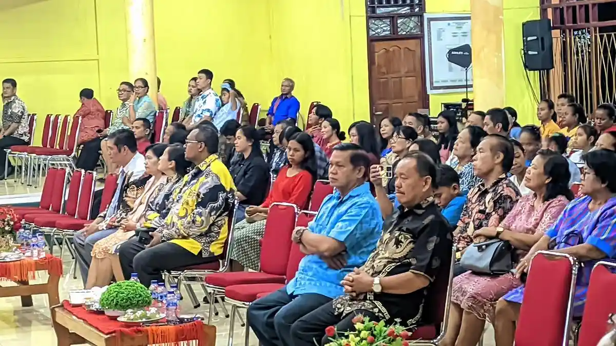 Arisan TIKALA IKT Gelar Perayaan Natal Penuh Kebersamaan di Serui