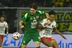 Persebaya-Surabaya-Dejan-Tumbas-Bali-United-di-Stadion-Gelora-Bung-Tomo-GBT-Surabaya.jpg