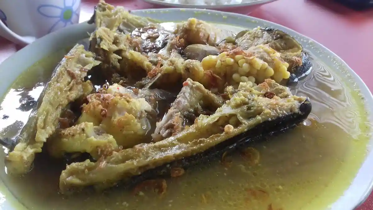 Lezatnya Ikan Samelang Kalibone, Tempat Makan Pejabat Maros dan Pangkep - warung-samelang-kalibone-pangkep_20160415_202332.jpg
