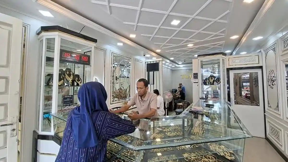 Harga Emas Perhiasan di Aceh Timur Stabil, Antam Naik Lagi