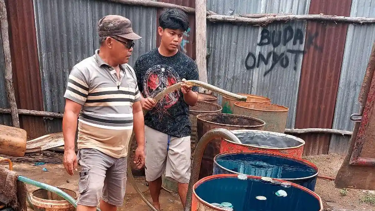 Diduga Oplos BBM Pertalite, Gudang di Jaluko Muaro Jambi Digerebek