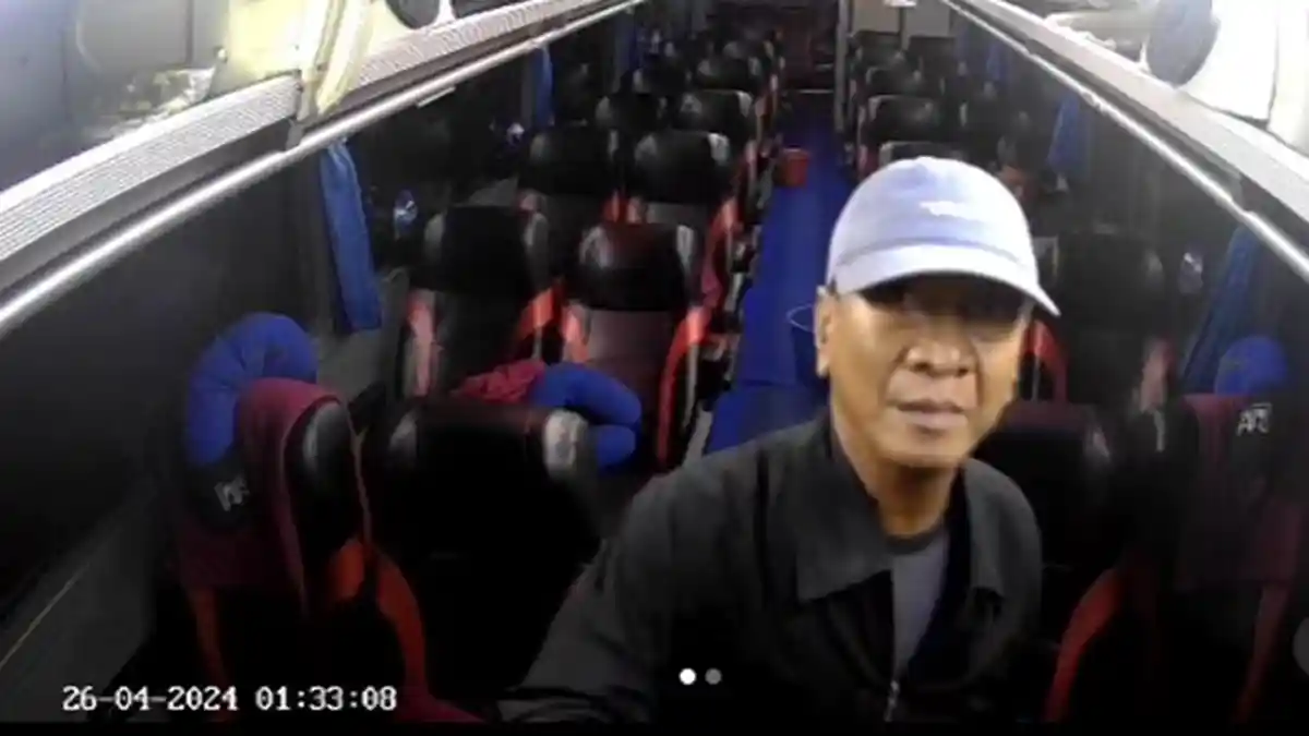 Detik-detik Komplotan Pencuri Spesialis Bus AKAP Terekam Kamera CCTV