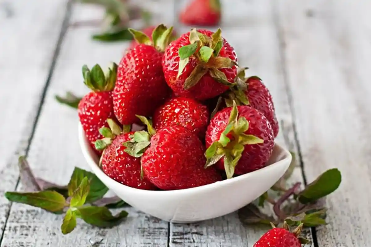 Menu Diet Stroberi Tinggi Serat Membantu Turunkan Berat Badan, Rendah Kalori, Bisa Jadi Masker Wajah