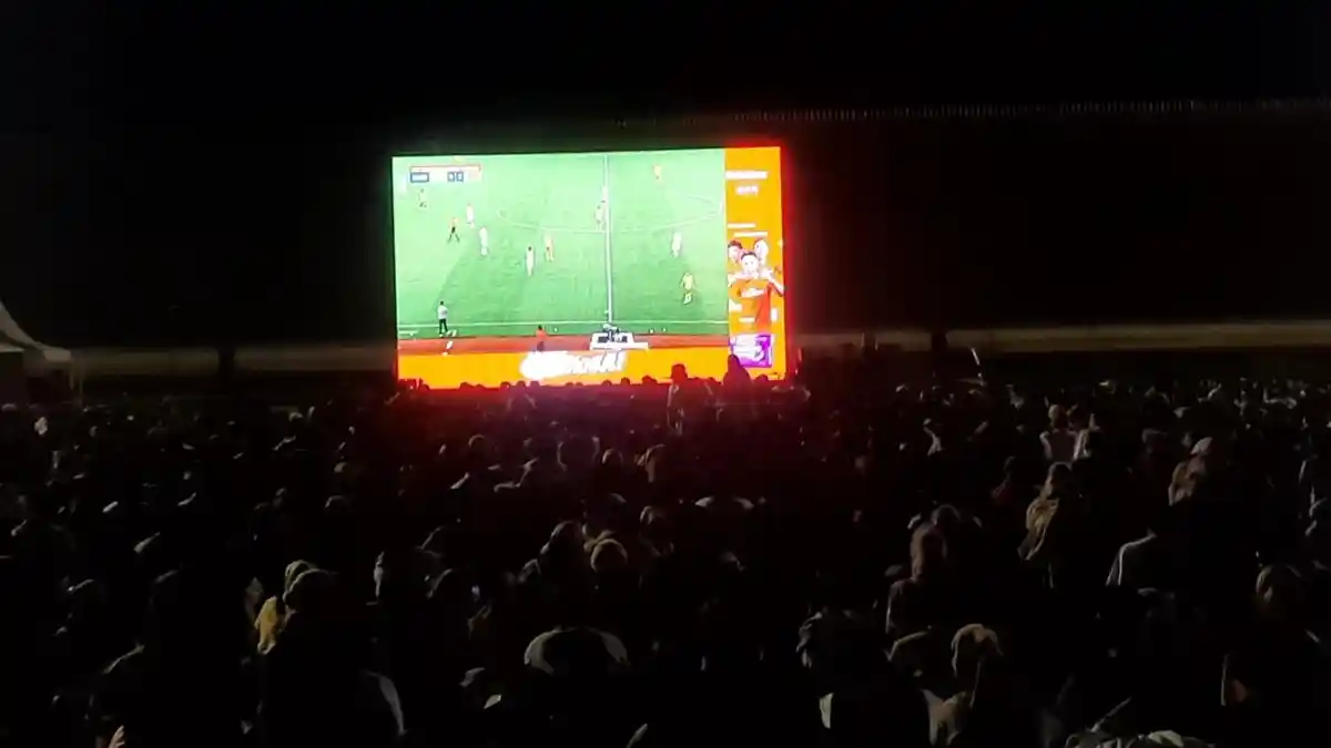 Ribuan Warga Padati Nobar Timnas Indonesia Vs Australia di Stadion Singaperbangsa