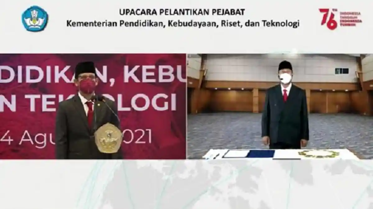 Mendikbudristek Nadiem Makarim Lantik Prof Ojat Darojat Sebagai Rektor UT Periode 2021-2025