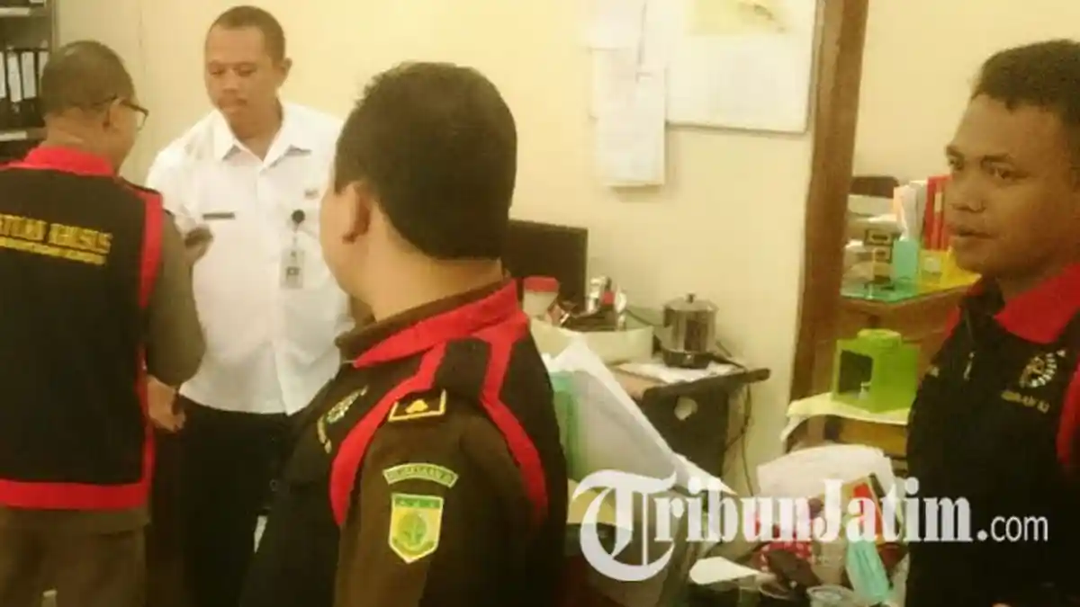Satuan Khusus Kejaksaan Geledah Kantor BP4D Magetan, Pegawainya Geger