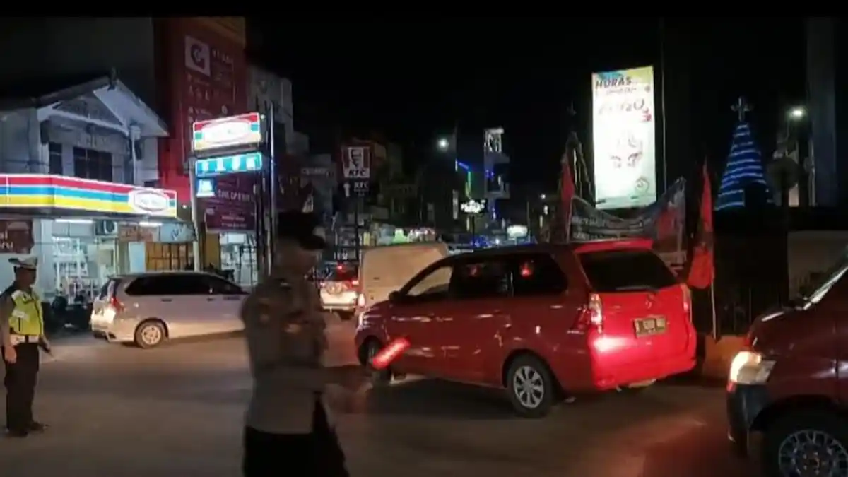 Personel Polres Toba Lakukan Pengamanan di Berbagai Titik, Arus Balik Nataru Pun Aman