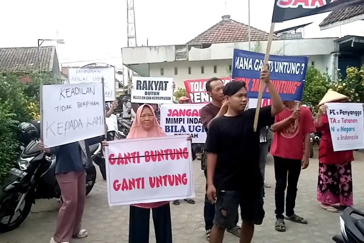 Puluhan Warga Terdampak Tol Kediri - Tulungagung Protes Uang Ganti Rugi Terlalu Rendah