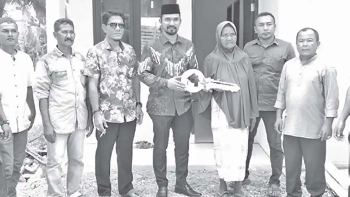 Anggota DPRA Bantu Puluhan Rumah Layak Huni Senilai Rp 4 Miliar   
