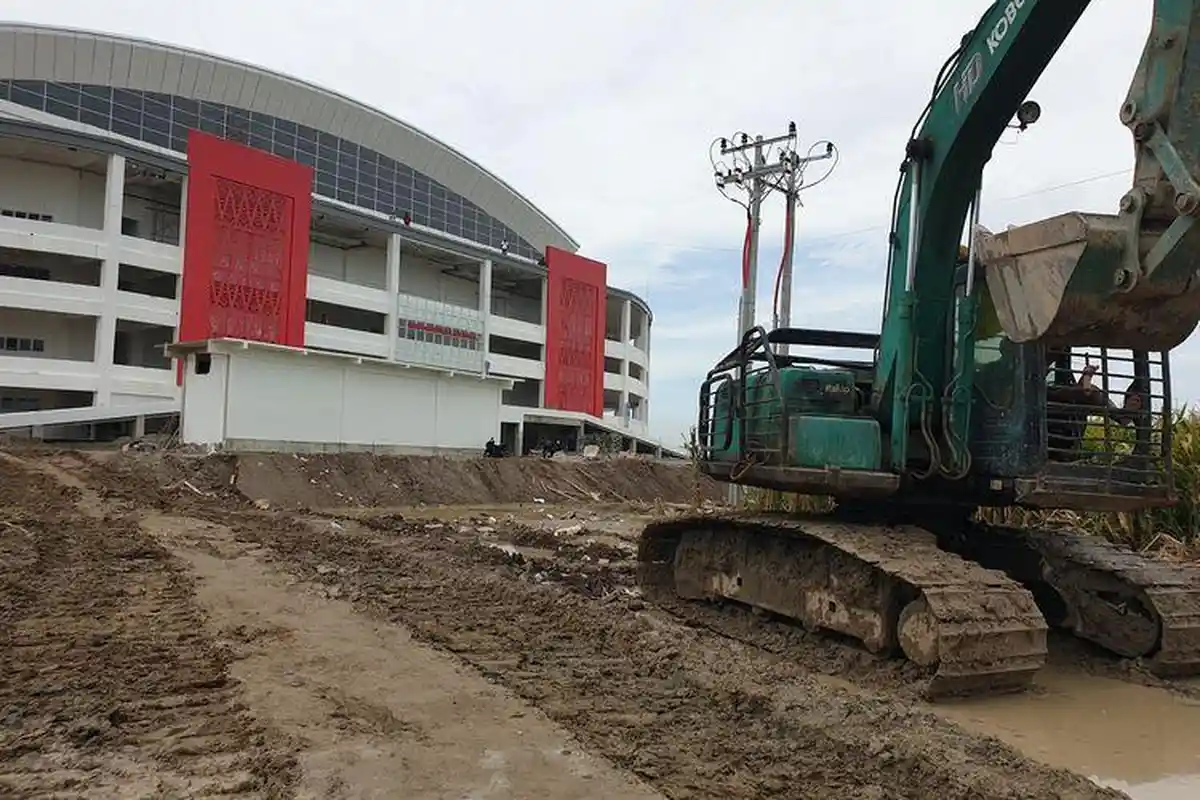 Kata Pj Gubernur dan Menpora soal Viral Atlet Voli Lewat Jalan Berlumpur ke GOR di PON XXI 2024