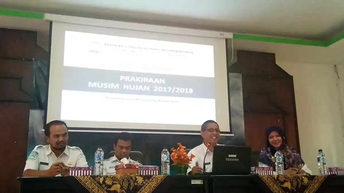 Cuaca Rabu Diperkirakan Masih Tak Bersahabat, Gelombang Masih Tinggi