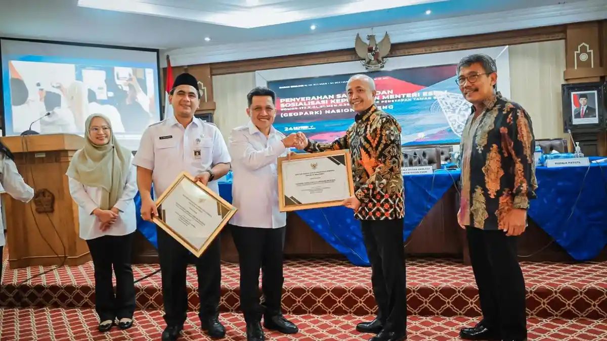 Dieng Ditetapkan sebagai Geopark Nasional, Bupati Wonosobo dan Banjarnegara Terima Salinan SK