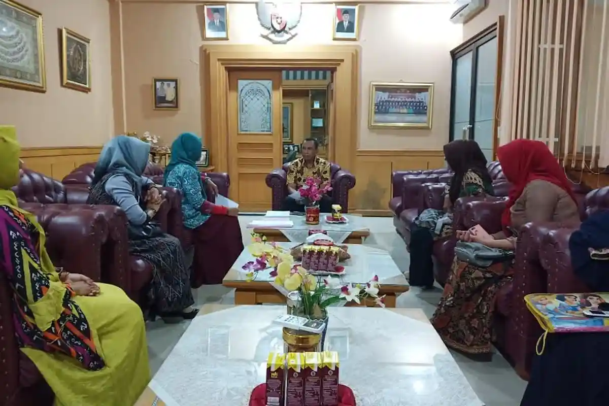 Lulus CPNS 2013, Tapi NIP Belum Keluar, Guru Datangi Ketua DPRD Wajo