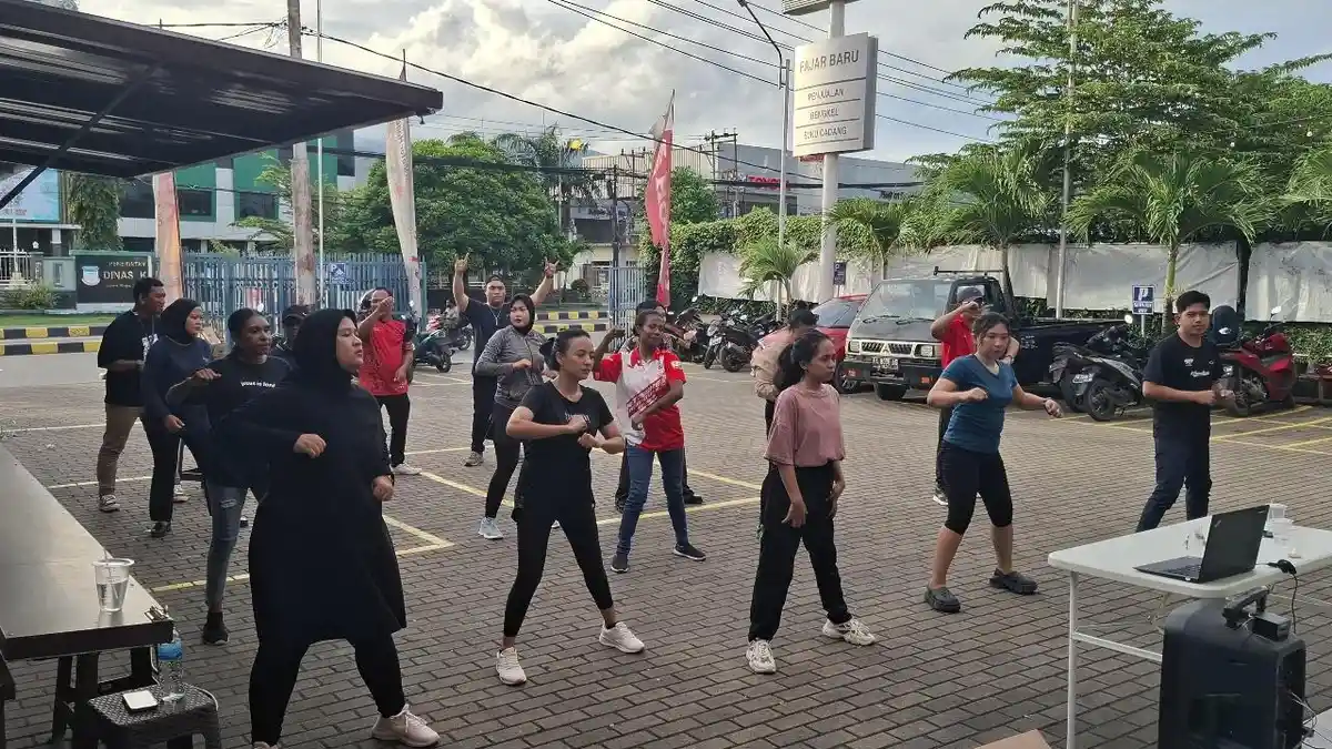 Astra Motor Papua Motivasi Hidup Sehat Melalui Senam Bersama Warga