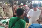 HARGA-STABIL-Anggota-DPR-RI-Bambang-Haryo-Soekartono-meninjau.jpg